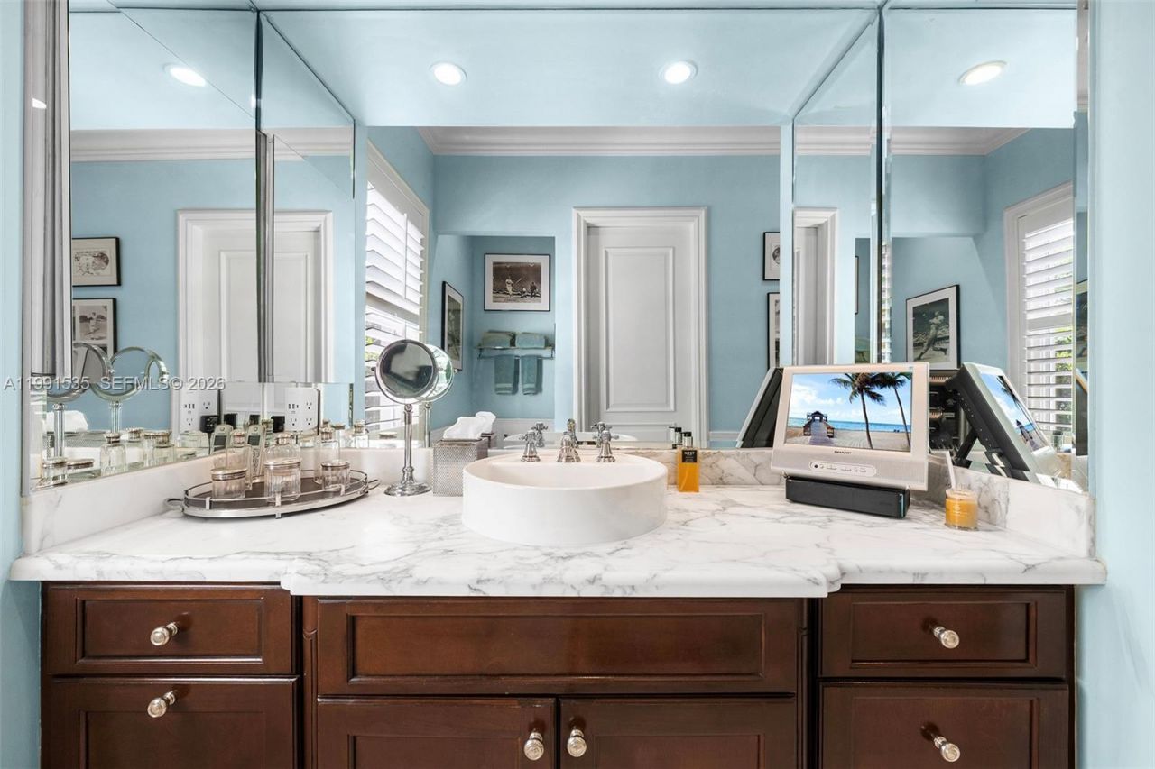 6900 Altamira St, Coral Gables, FL 33146 Photo