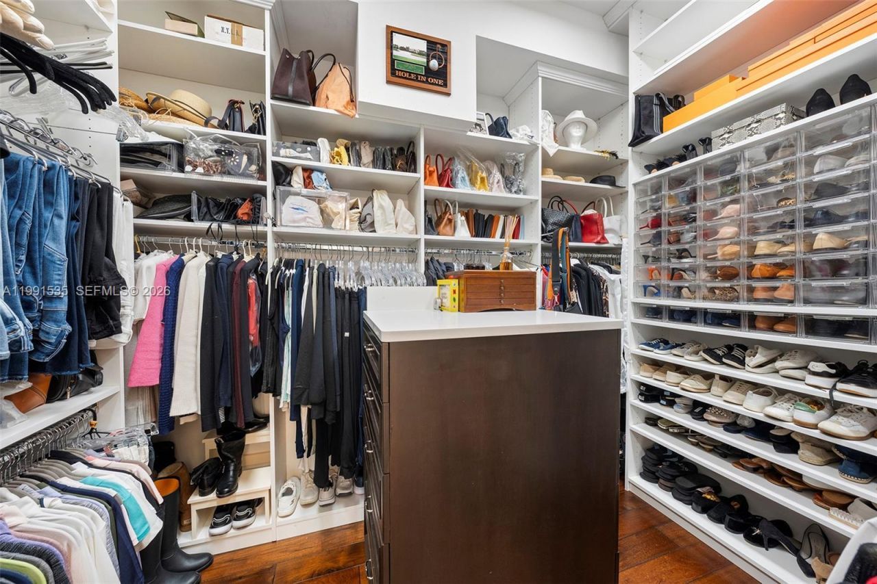 6900 Altamira St, Coral Gables, FL 33146 Photo