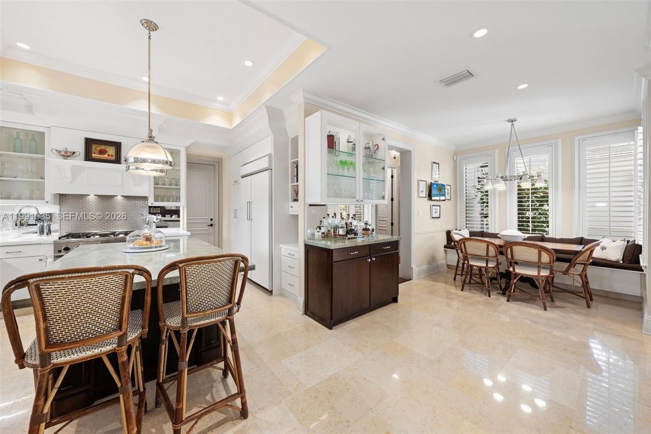 6900 Altamira St, Coral Gables, FL 33146 Photo