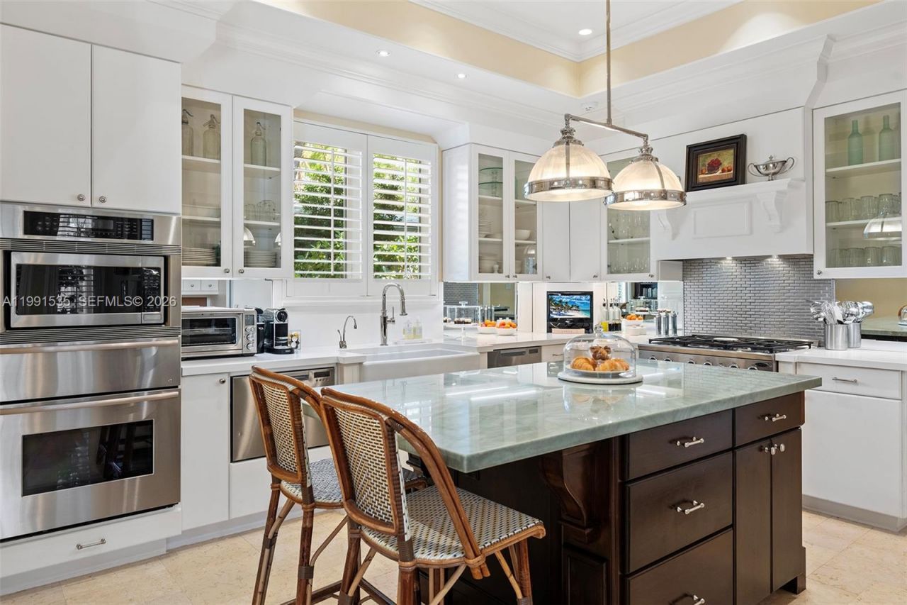 6900 Altamira St, Coral Gables, FL 33146 Photo