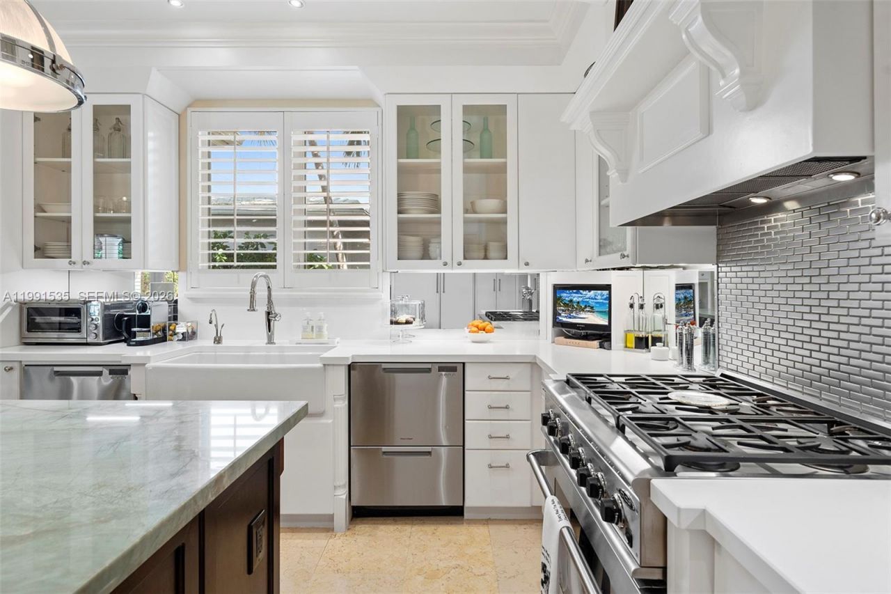 6900 Altamira St, Coral Gables, FL 33146 Photo