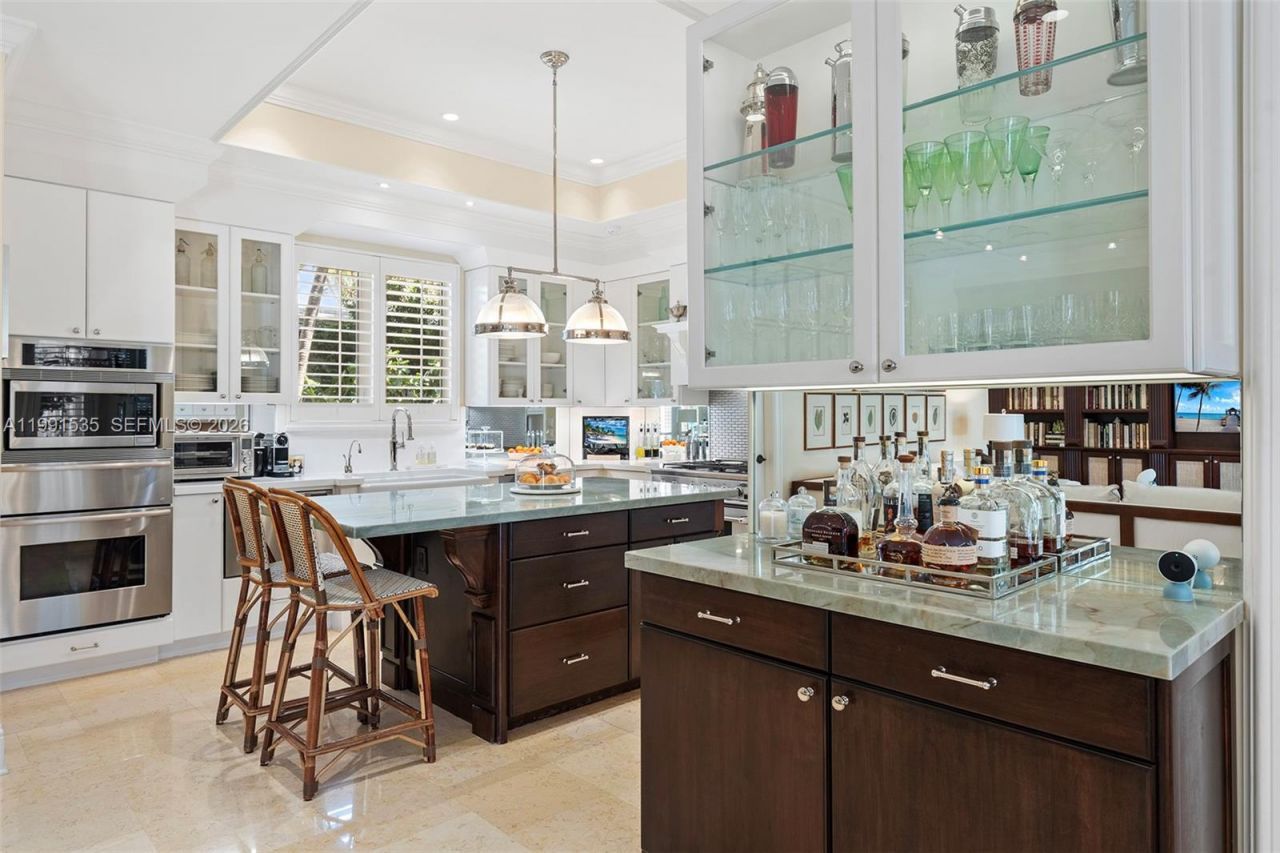 6900 Altamira St, Coral Gables, FL 33146 Photo