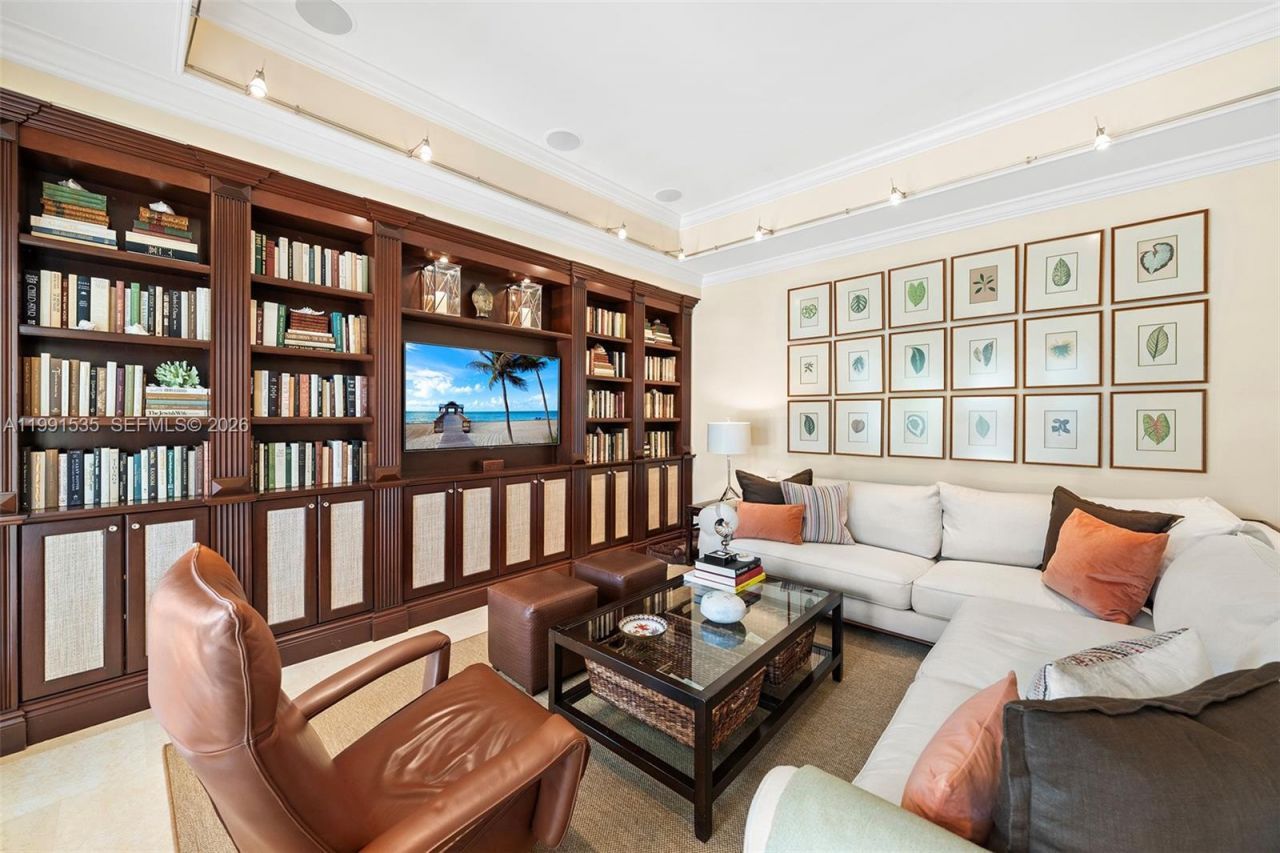 6900 Altamira St, Coral Gables, FL 33146 Photo