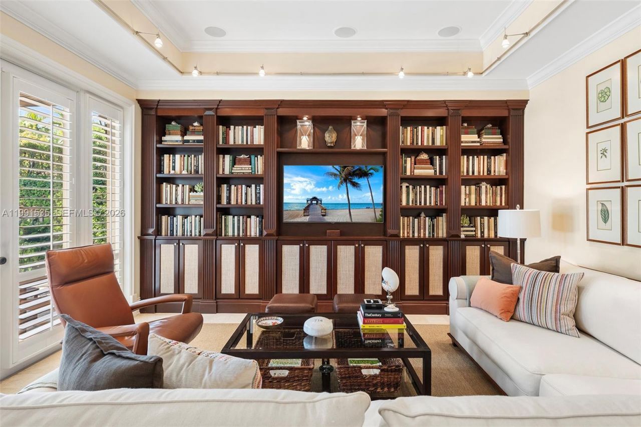 6900 Altamira St, Coral Gables, FL 33146 Photo