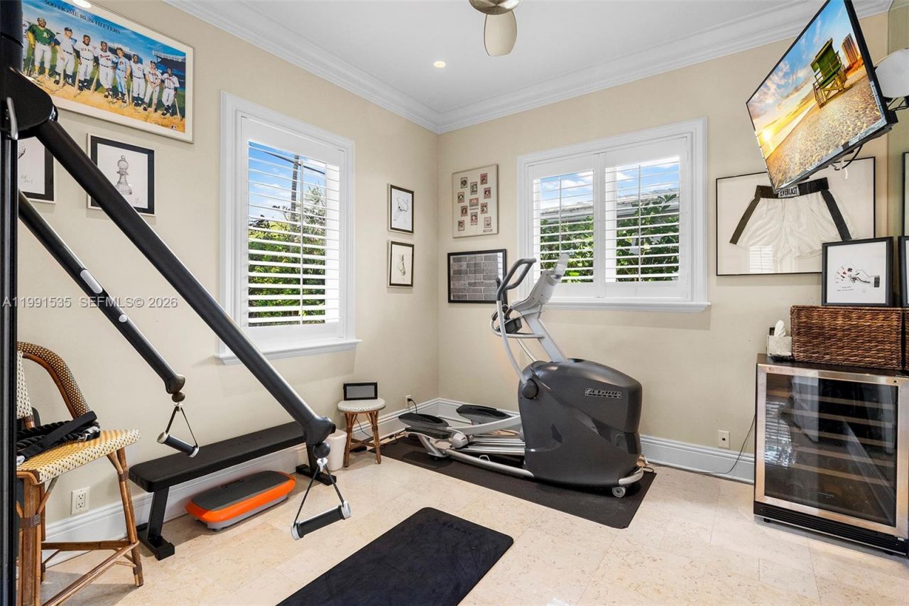 6900 Altamira St, Coral Gables, FL 33146 Photo