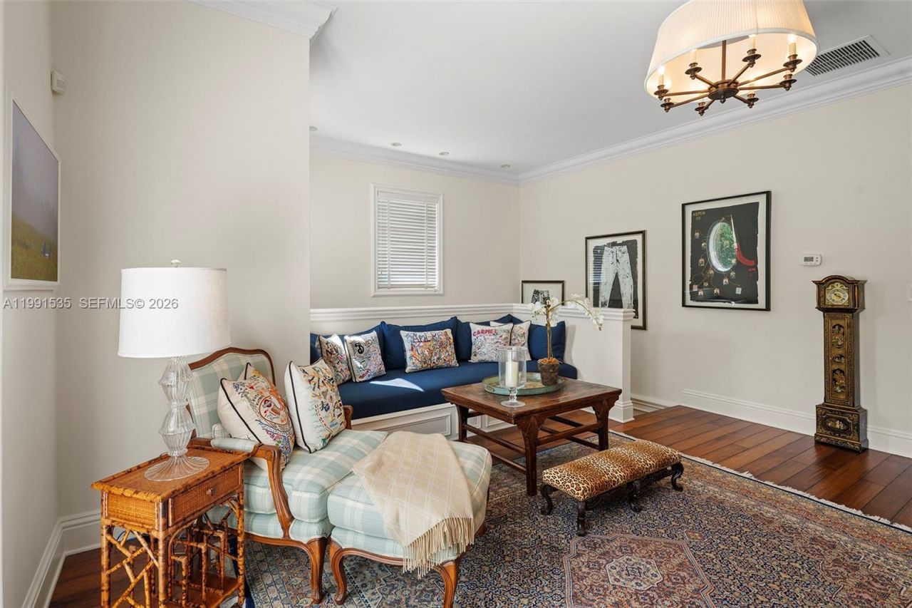 6900 Altamira St, Coral Gables, FL 33146 Photo