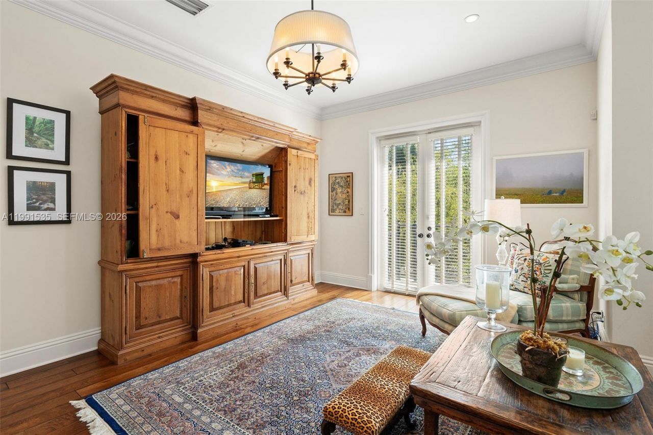 6900 Altamira St, Coral Gables, FL 33146 Photo