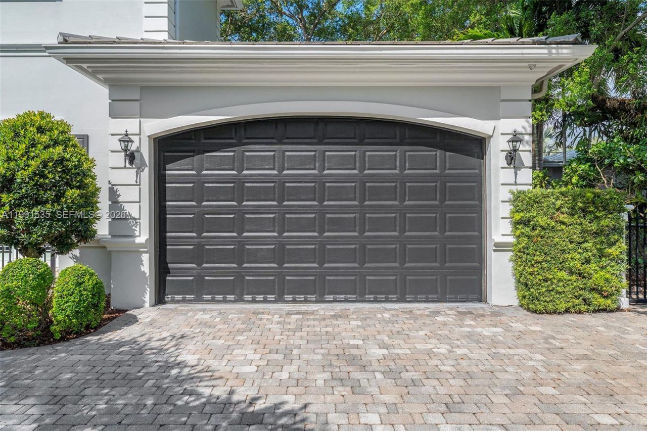 6900 Altamira St, Coral Gables, FL 33146 Photo