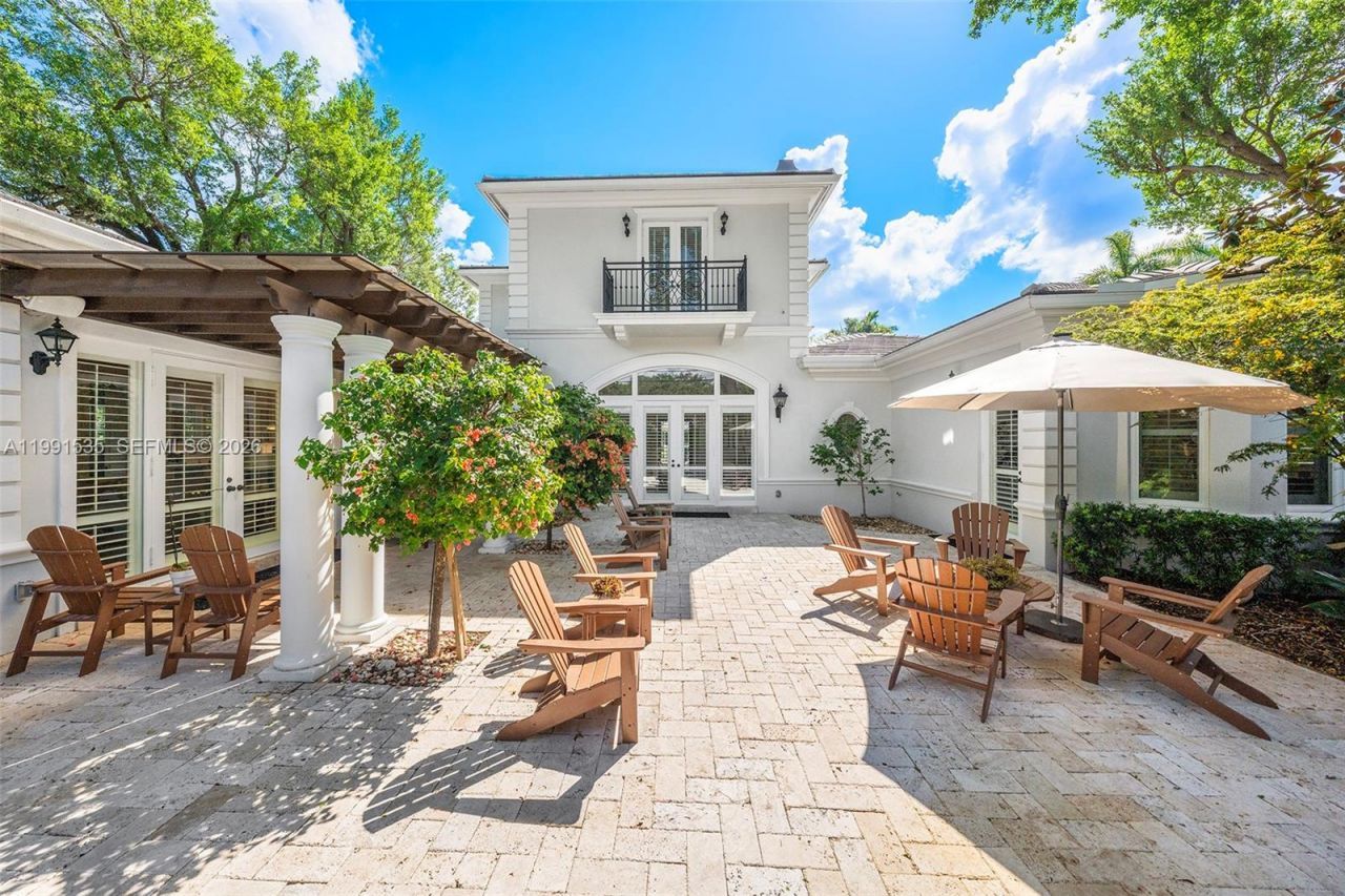 6900 Altamira St, Coral Gables, FL 33146 Photo