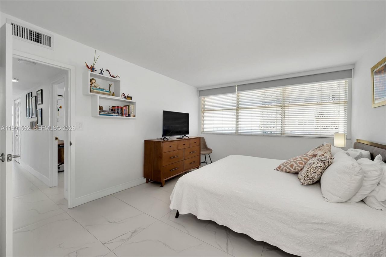 1420 Brickell Bay Dr, Unit 1003A, Miami, FL 33131 Photo