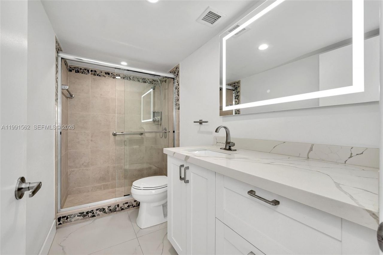 1420 Brickell Bay Dr, Unit 1003A, Miami, FL 33131 Photo