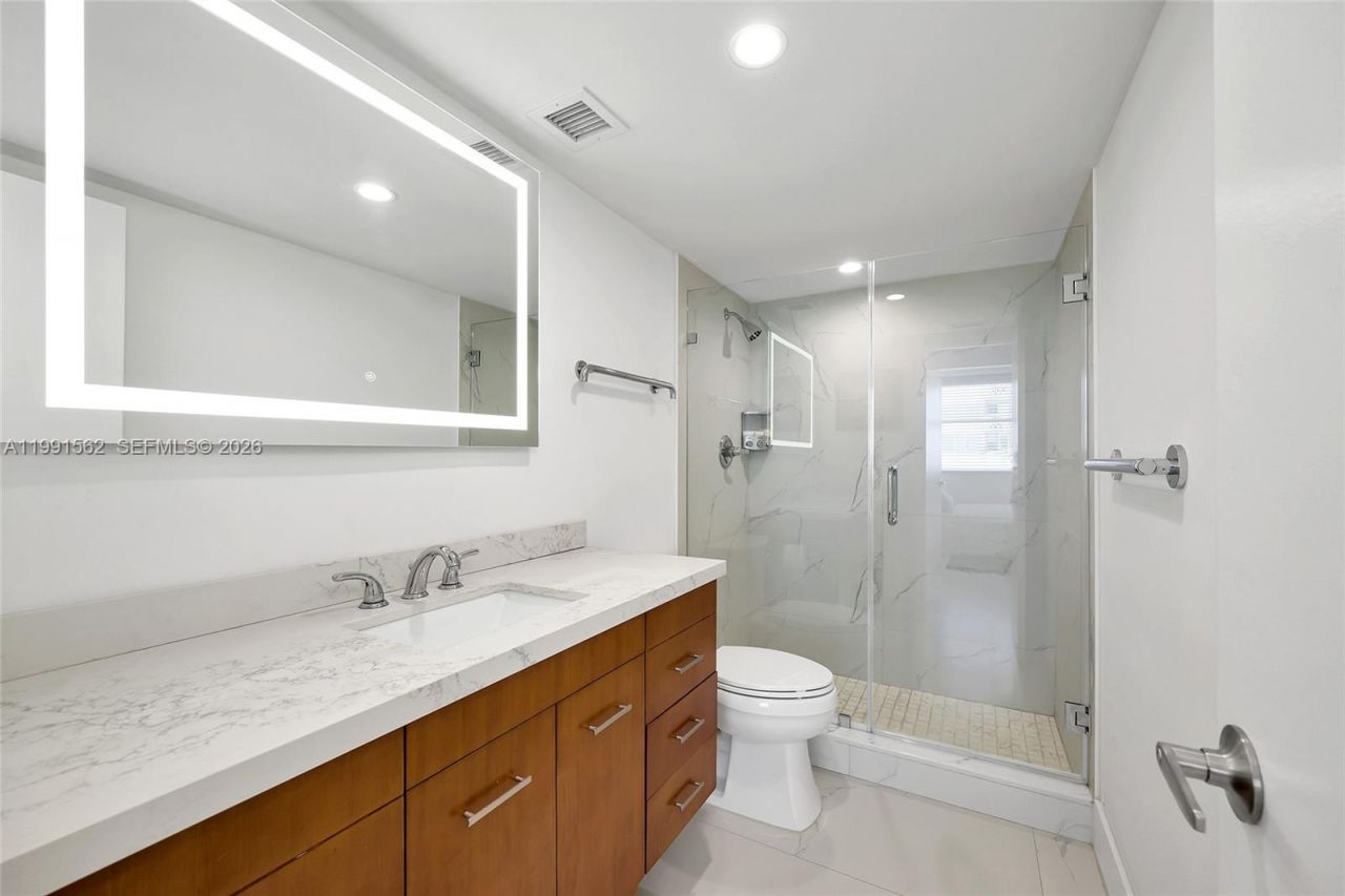 1420 Brickell Bay Dr, Unit 1003A, Miami, FL 33131 Photo