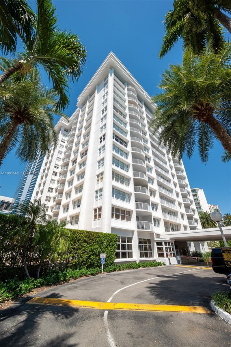 1420 Brickell Bay Dr, Unit 1003A, Miami, FL 33131 Photo