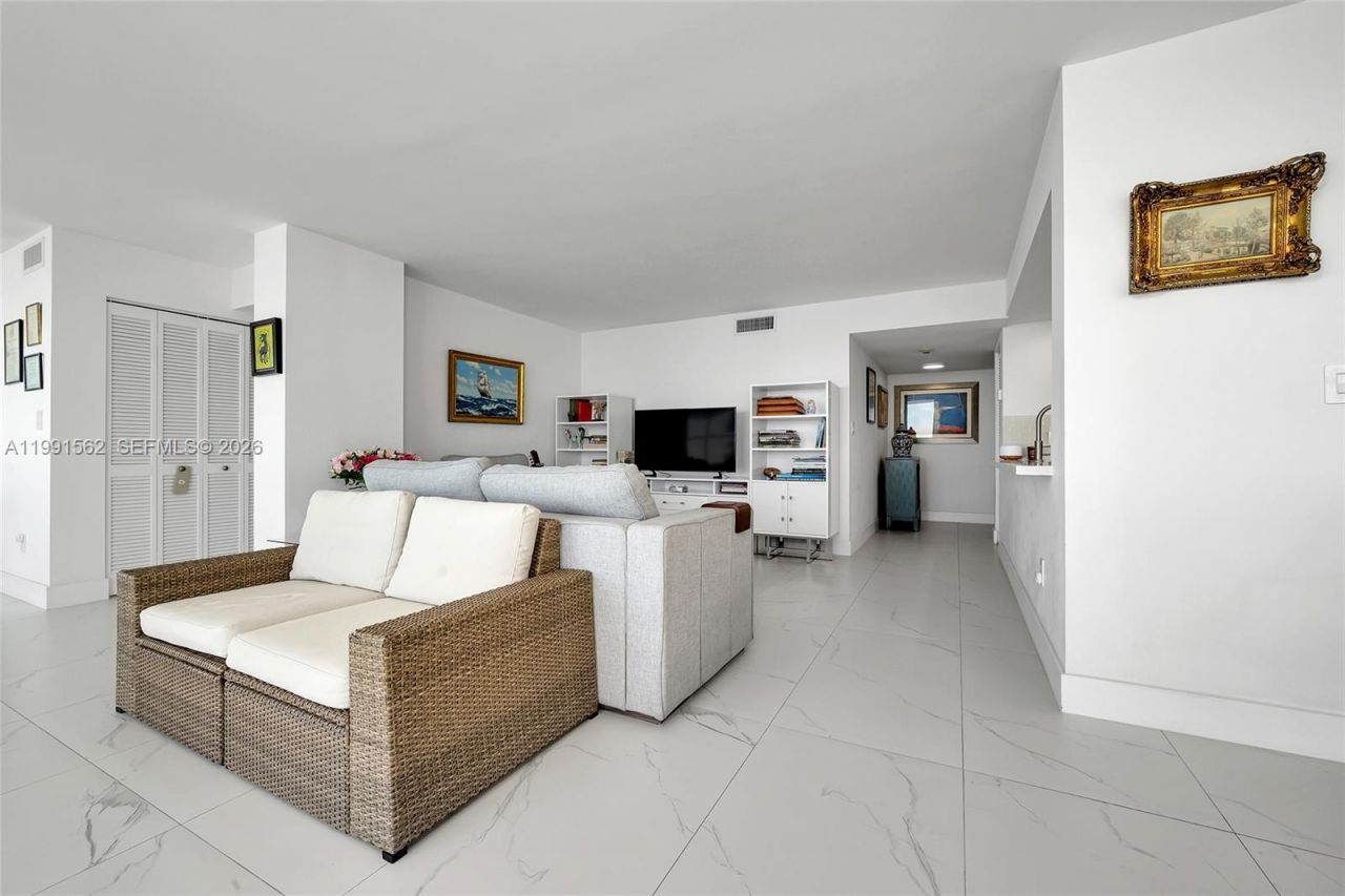 1420 Brickell Bay Dr, Unit 1003A, Miami, FL 33131 Photo