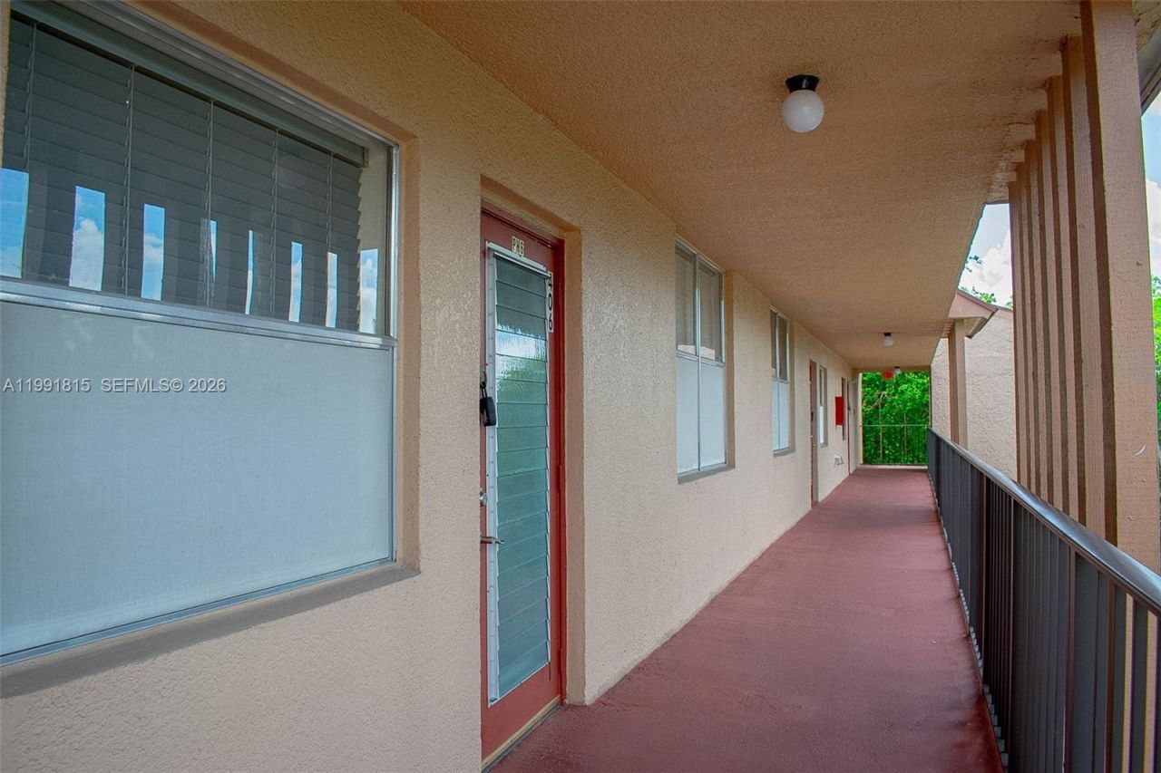 260 NW 76th Ave , Unit 406, Margate, FL 33063 Photo