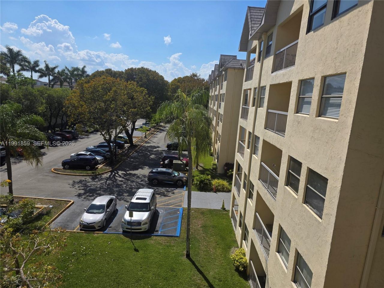 8100 Geneva Ct, Unit 432, Doral, FL 33166 Photo