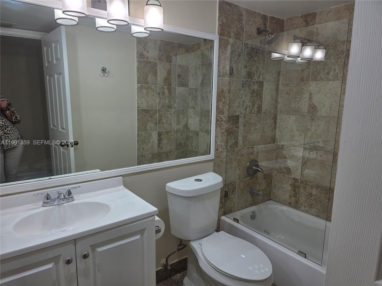 8100 Geneva Ct, Unit 432, Doral, FL 33166 Photo
