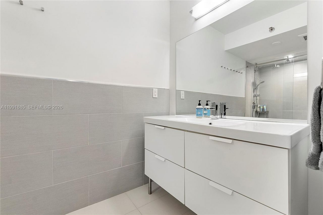 1155 Hillsboro Mile , Unit 510, Hillsboro Beach, FL 33062 Photo