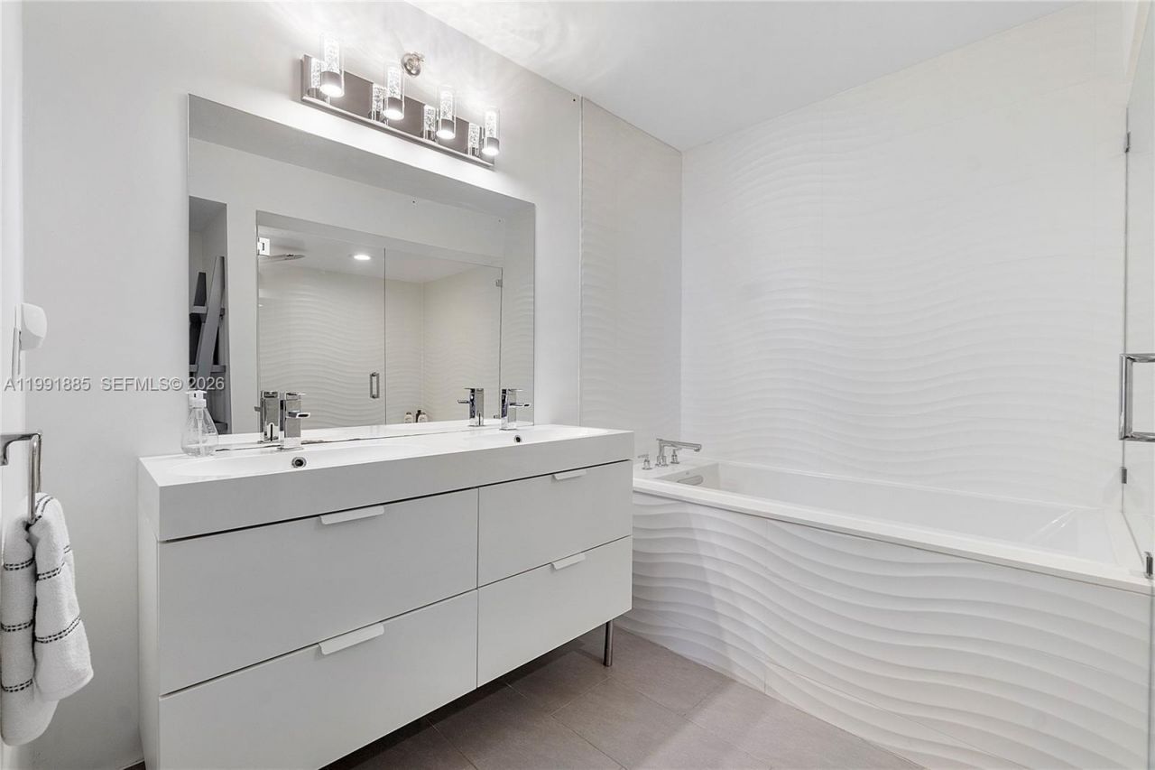 1155 Hillsboro Mile , Unit 510, Hillsboro Beach, FL 33062 Photo