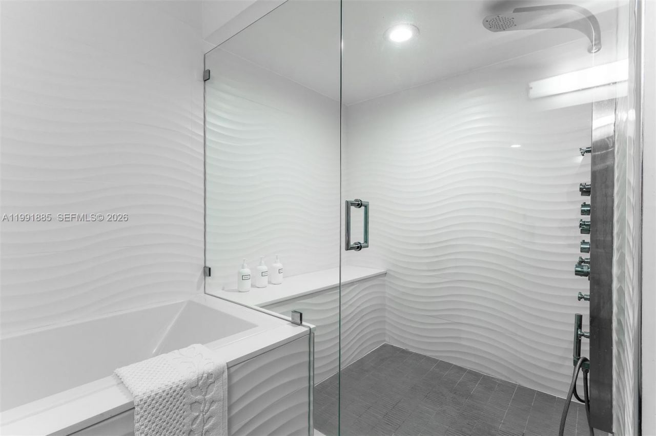 1155 Hillsboro Mile , Unit 510, Hillsboro Beach, FL 33062 Photo