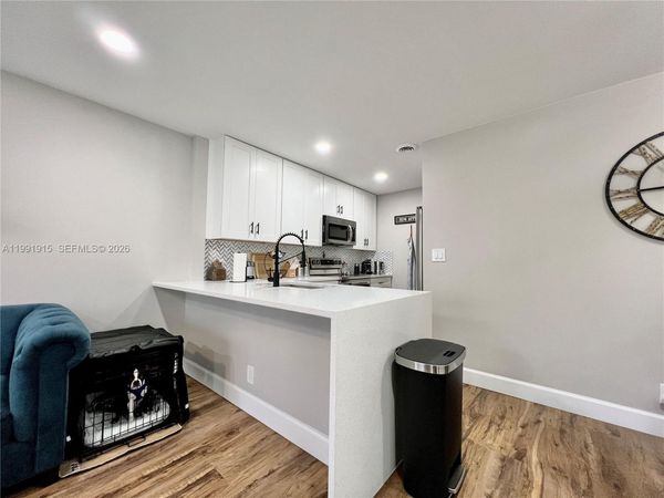 10019 Winding Lake Rd, Unit 202, Sunrise, FL 33351