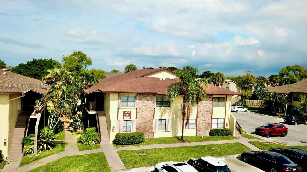 10019 Winding Lake Rd, Unit 202, Sunrise, FL 33351 Photo