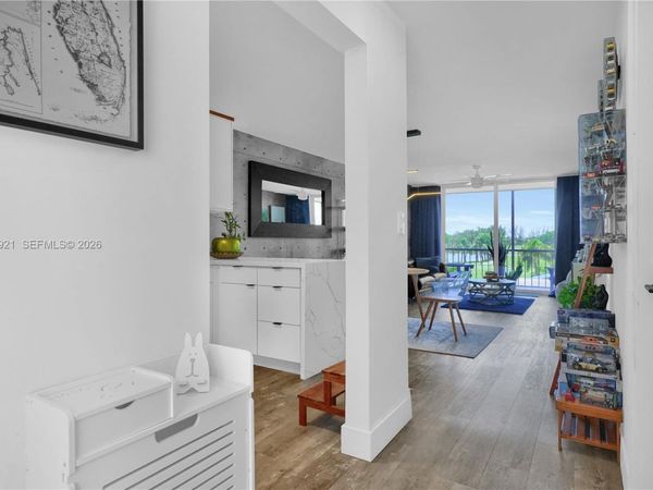 8900 Washington Blvd, Unit 320, Pembroke Pines, FL 33025