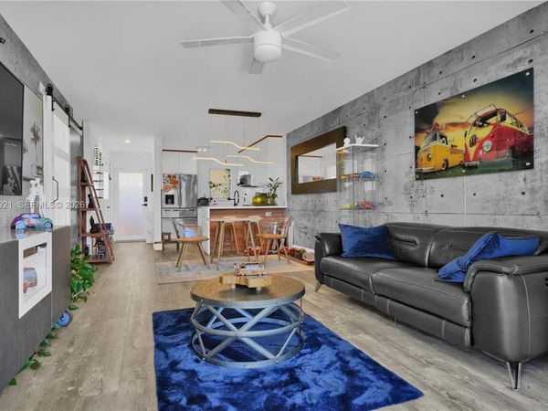 8900 Washington Blvd , Unit 320, Pembroke Pines, FL 33025