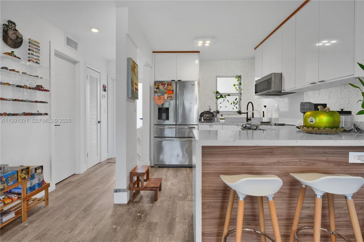 8900 Washington Blvd , Unit 320, Pembroke Pines, FL 33025 Photo