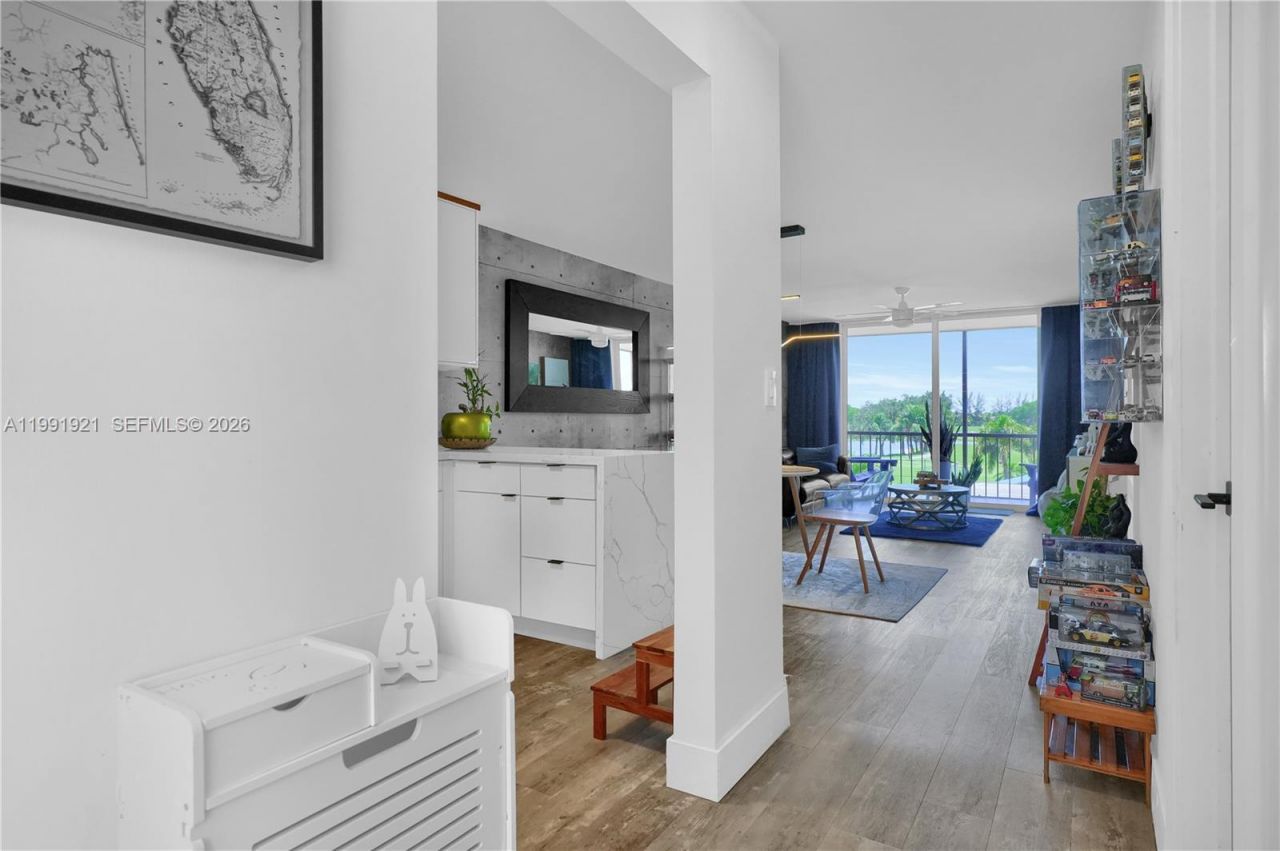 8900 Washington Blvd , Unit 320, Pembroke Pines, FL 33025 Photo