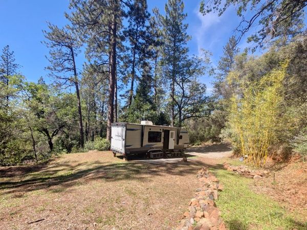 10075 Grub Creek Dr, Rough and Ready, CA 95975