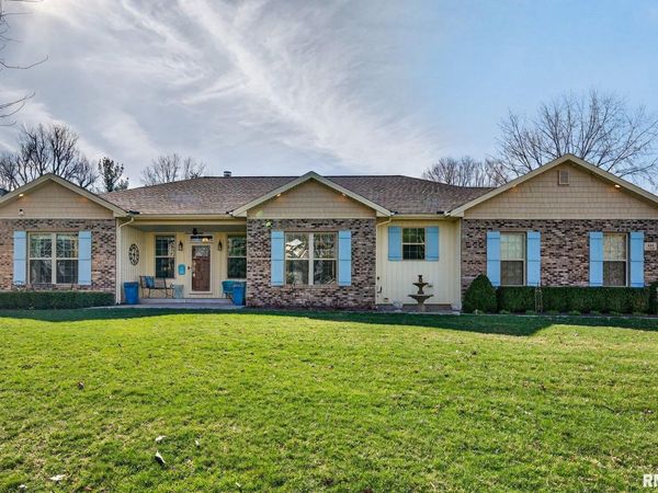 444 N ACADEMY Street, Galesburg, IL 61401