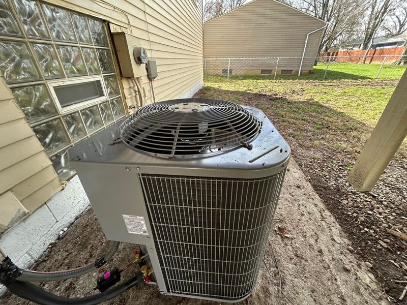 2696 Southridge Drive , Columbus, OH 43224 Photo 12