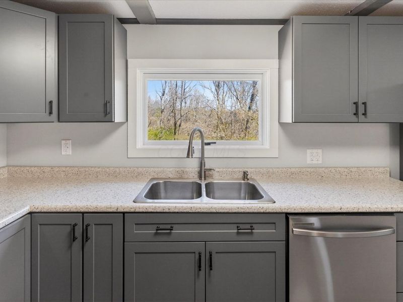 8225 W Prospect Road , Hillsboro, OH 45133 Photo 27