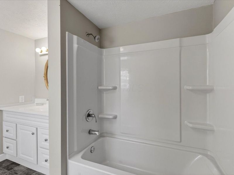 8225 W Prospect Road , Hillsboro, OH 45133 Photo 33