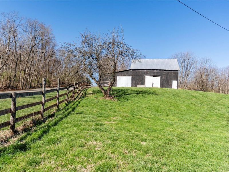 8225 W Prospect Road , Hillsboro, OH 45133 Photo 37