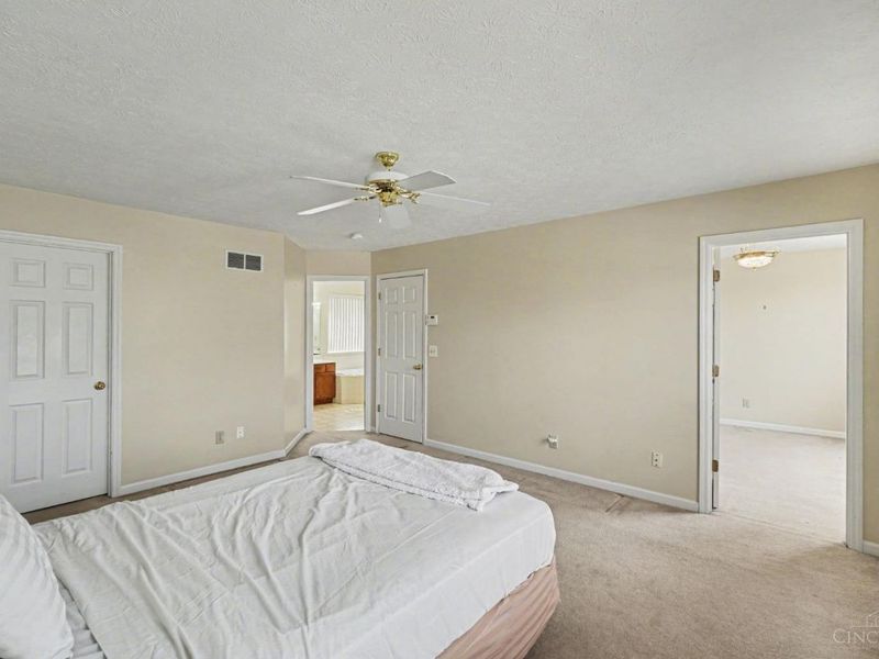 1543 Woodbridge Court, Forest Park, OH 45240 Photo 17