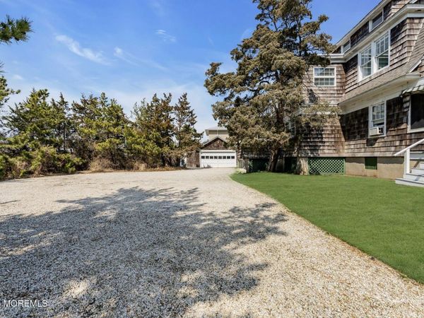 104 Mathis Place, Mantoloking, NJ 08738