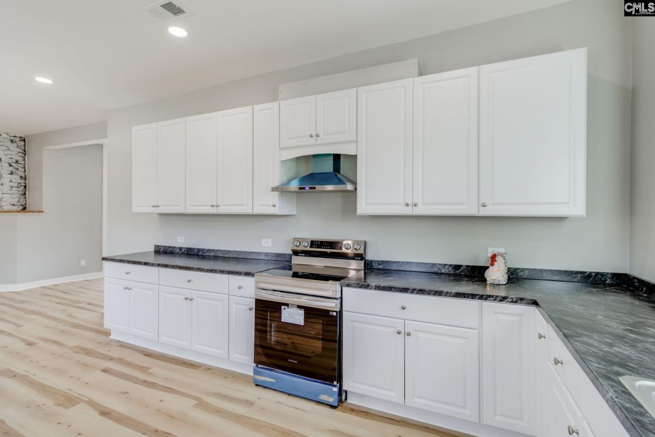 540 Oak Streets  Photo 15