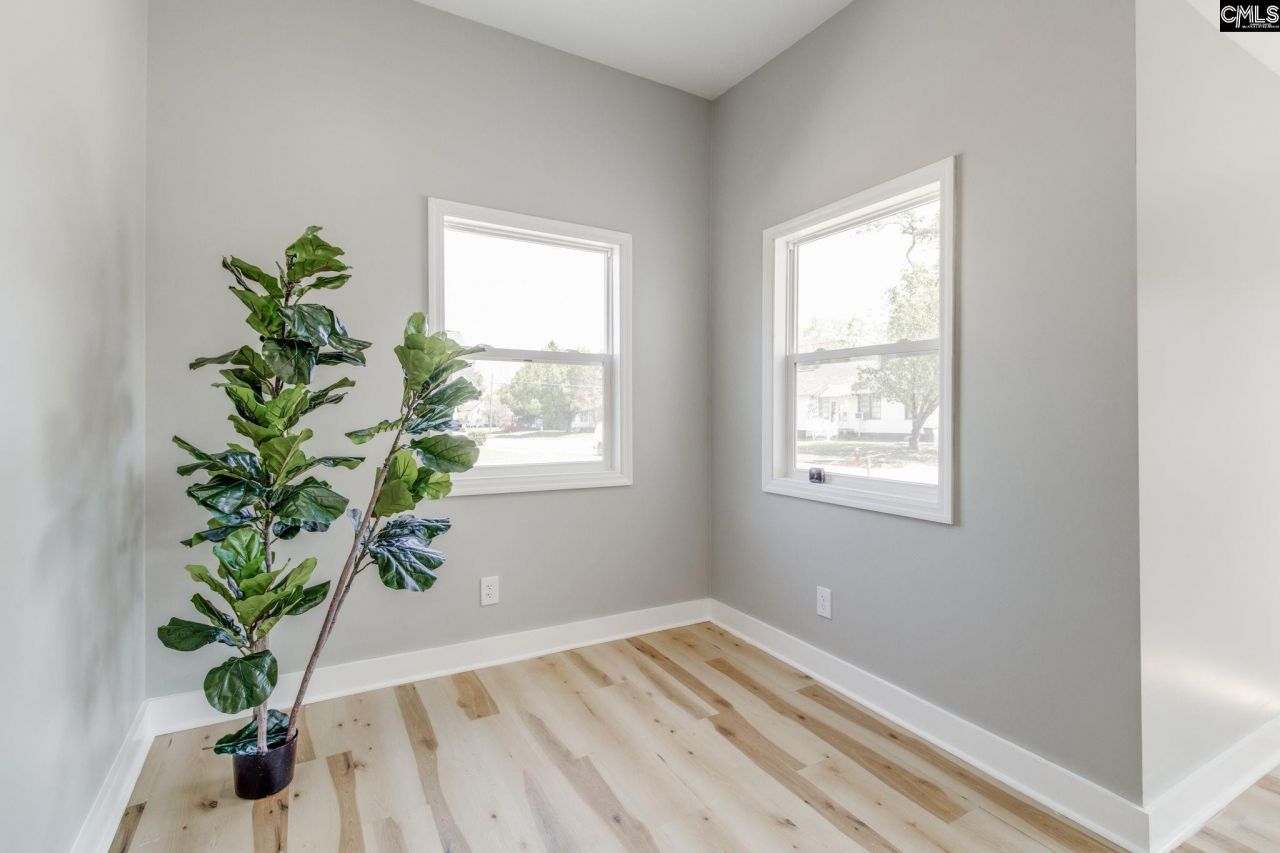 540 Oak Streets  Photo 19