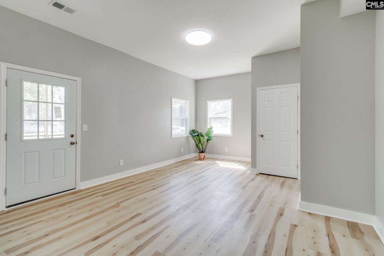 540 Oak Streets  Photo 20