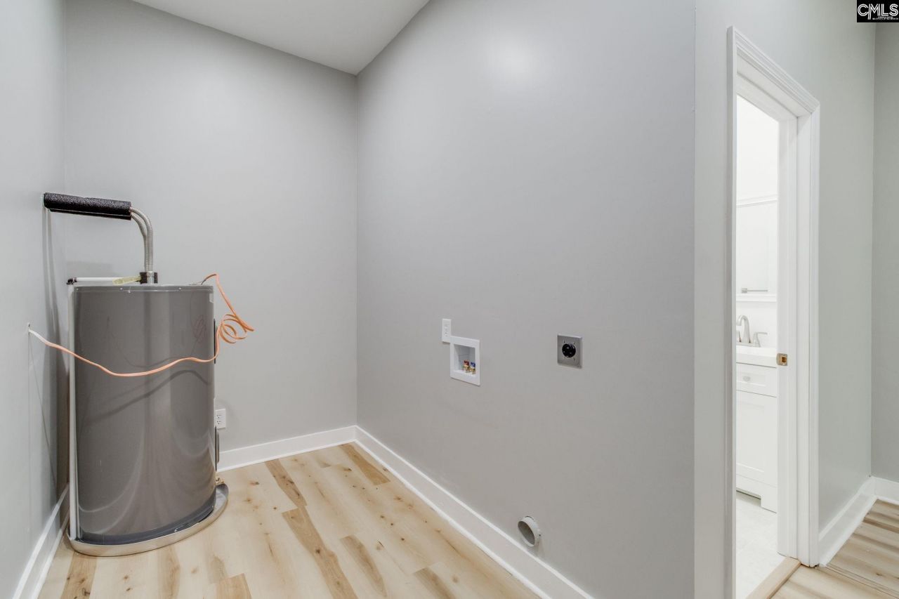 540 Oak Streets  Photo 24