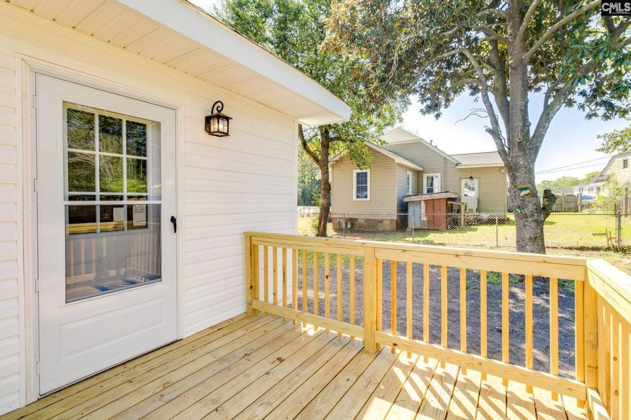 540 Oak Streets  Photo 27