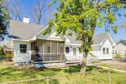 540 Oak Streets  photo 4