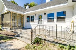 540 Oak Streets  photo 4