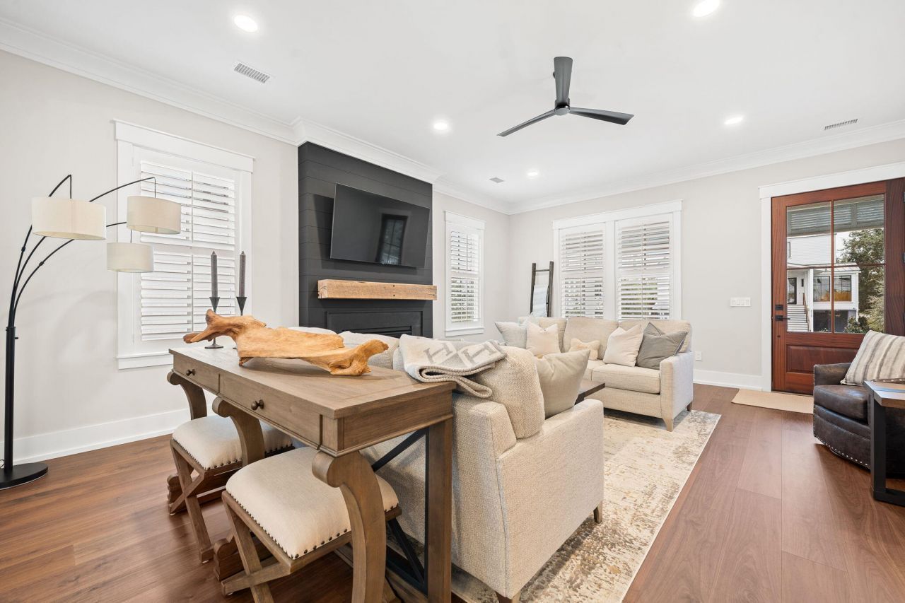 8035 Jack Island Drive Photo 10