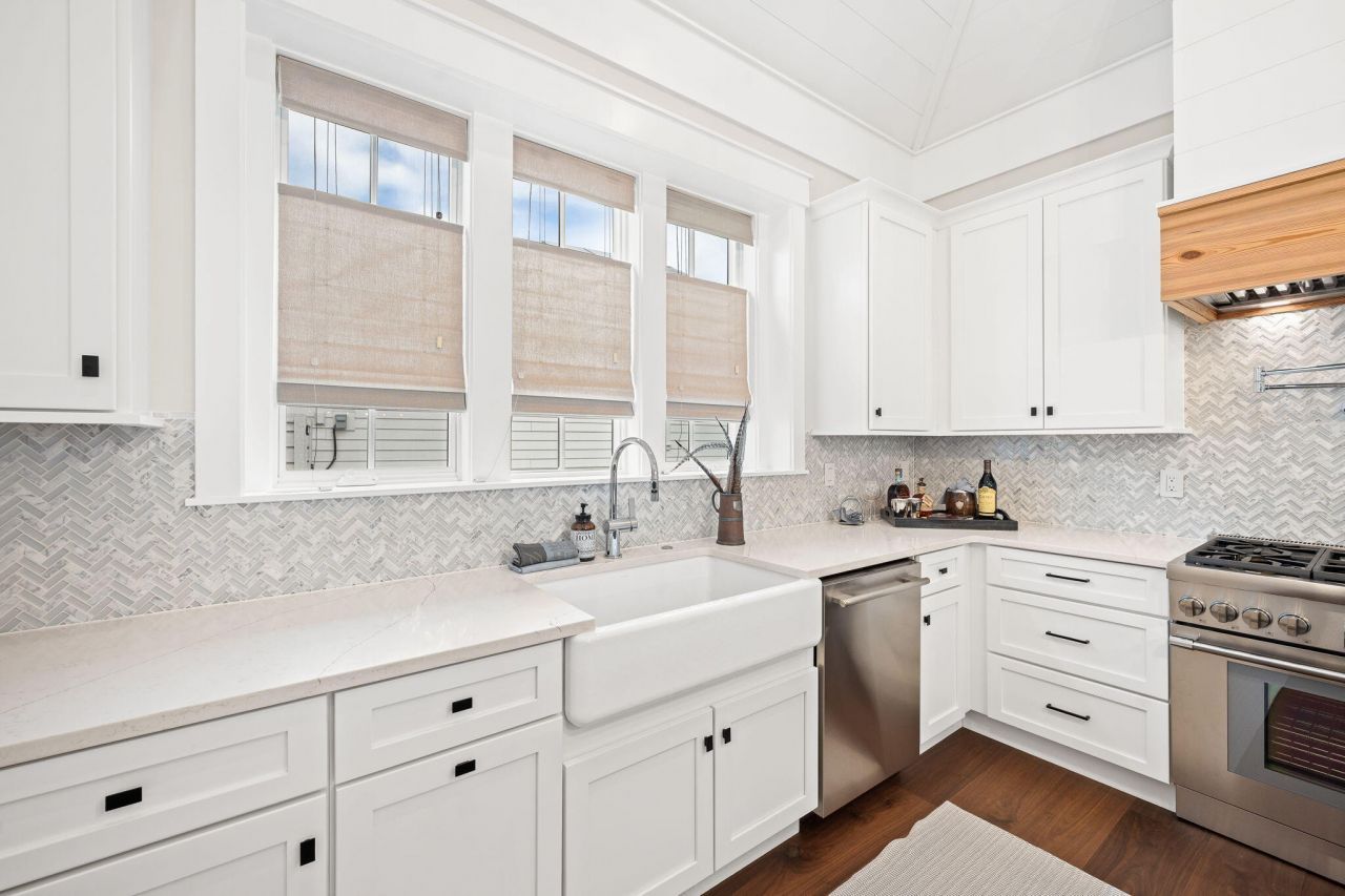 8035 Jack Island Drive Photo 13