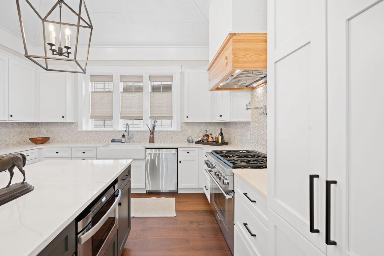 8035 Jack Island Drive Photo 16