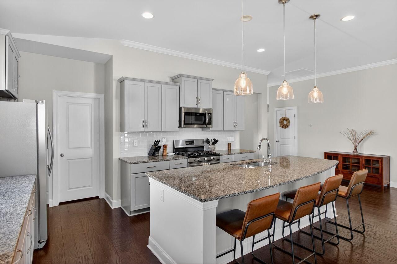 377 Turnstone Street Photo 10