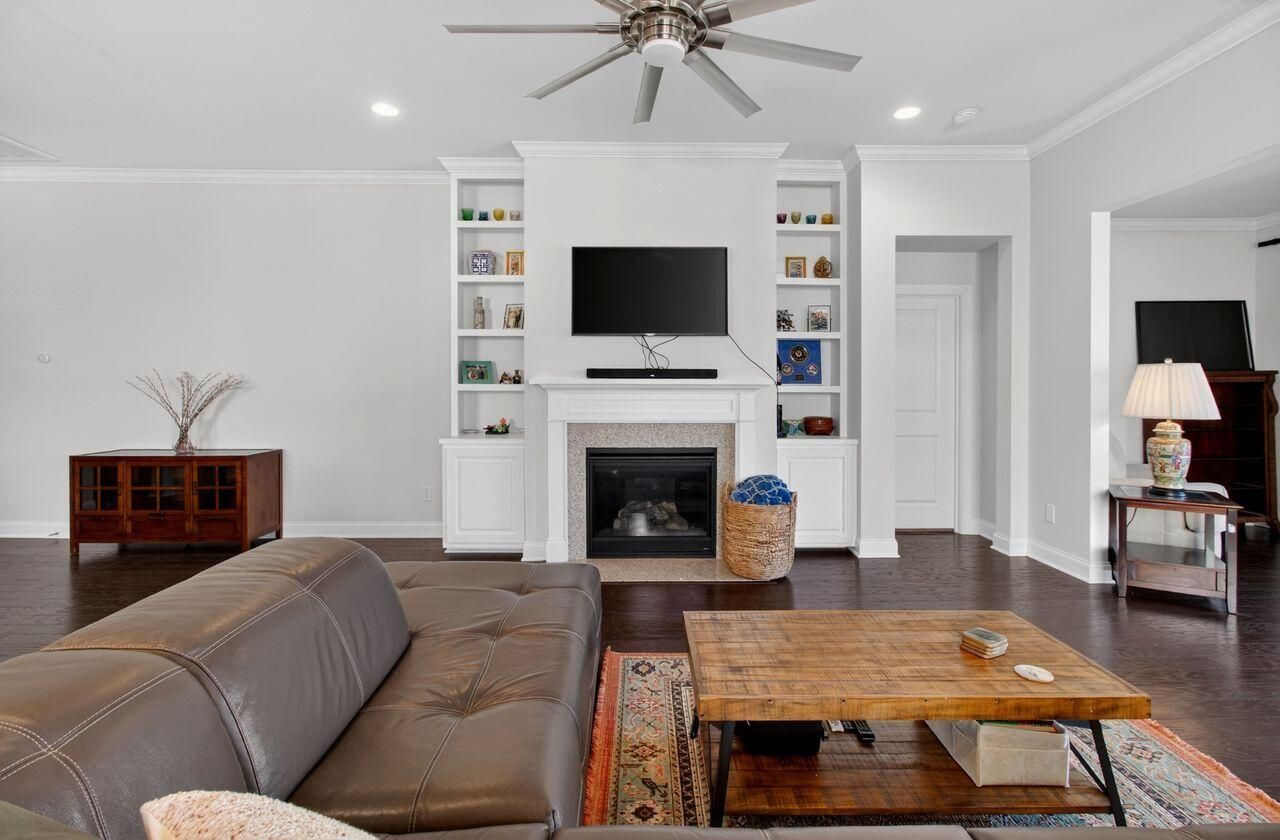 377 Turnstone Street Photo 17